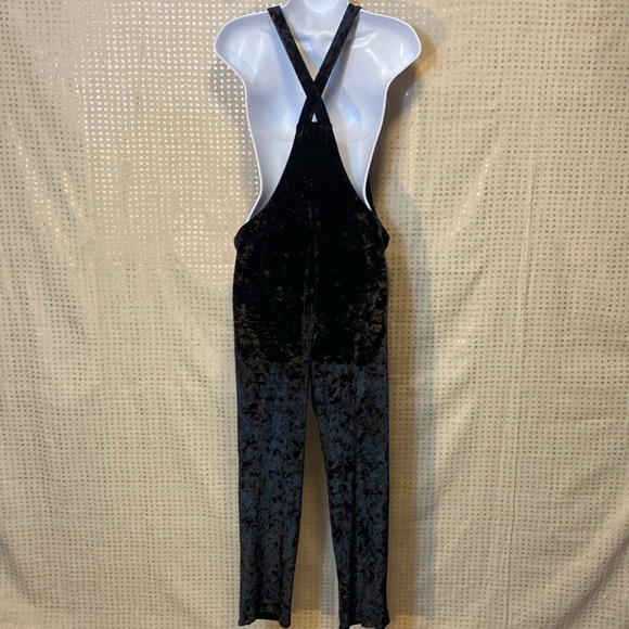 Urban Outfitters Black Lightweight Crushed Velvet Overalls - Picture 3 of 9